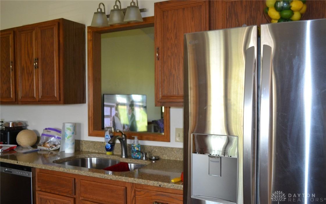 5858 Oldham Dr - Photo 5 of 31