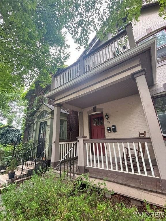 18 Irving Pl - Photo 2 of 10