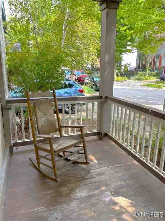 18 Irving Pl - Photo 3 of 10