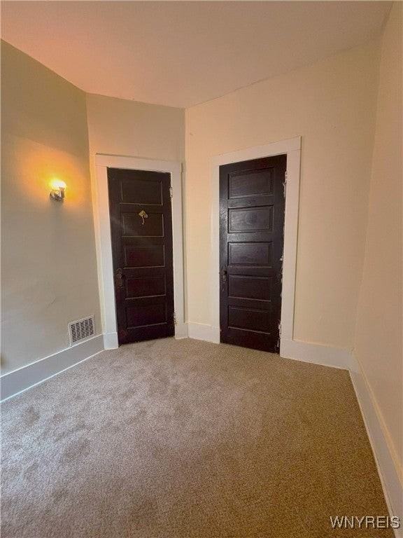 18 Irving Pl - Photo 7 of 10