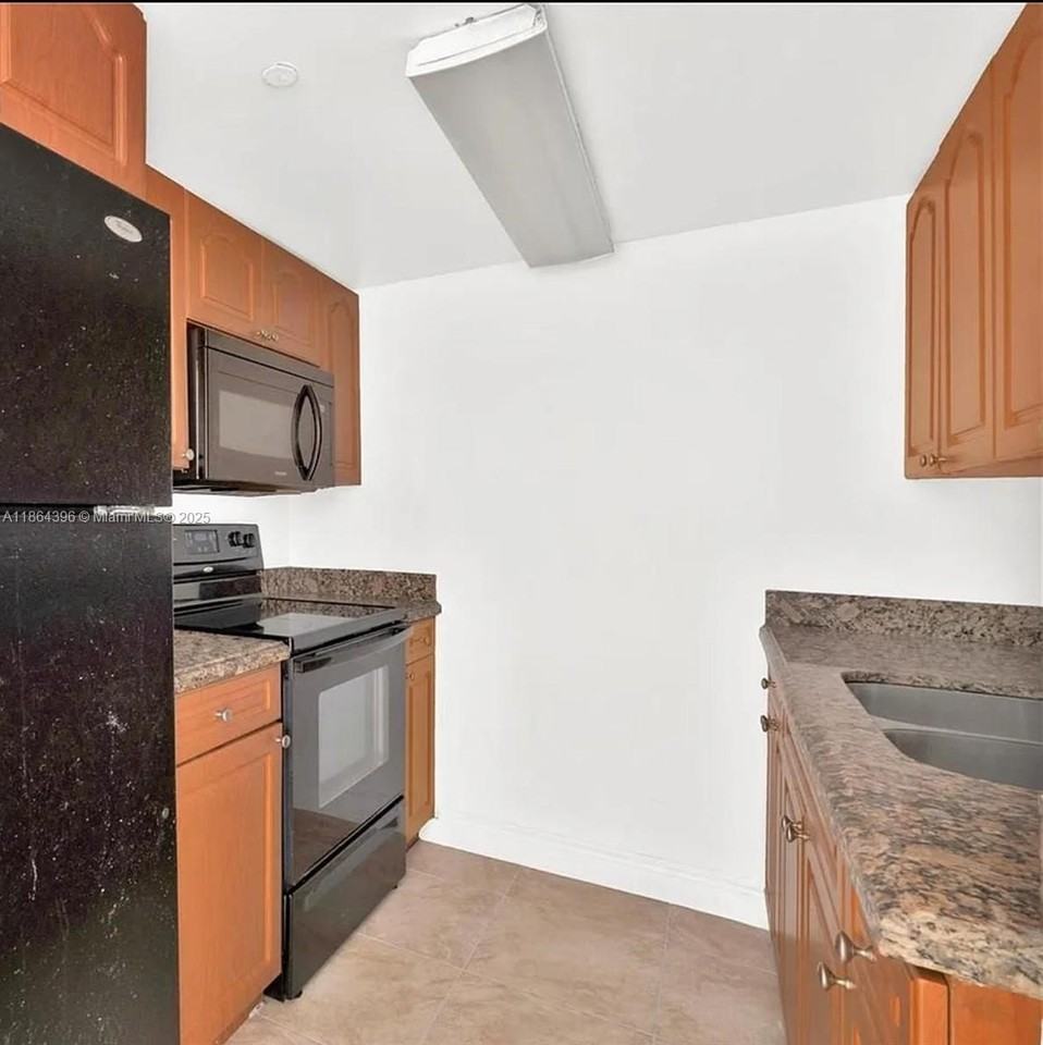 616 Northwest 26th Avenue - Photo 4 of 12