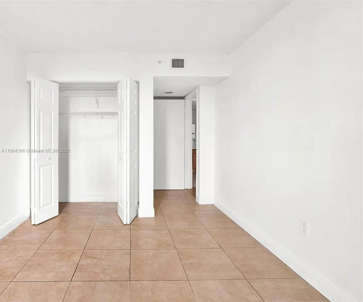 616 Northwest 26th Avenue - Photo 6 of 12