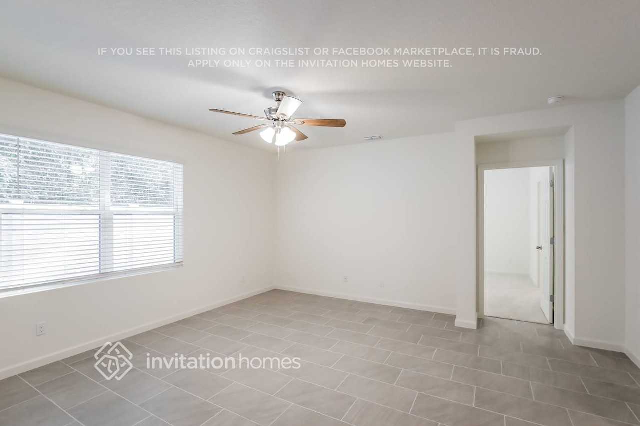 9667 Sea Spray Dr - Photo 3 of 17