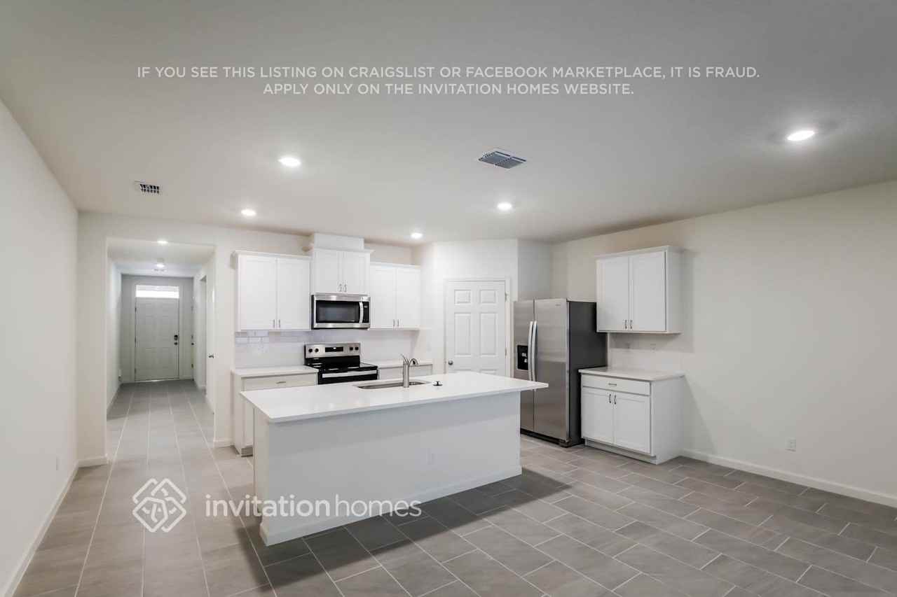 9667 Sea Spray Dr - Photo 5 of 17