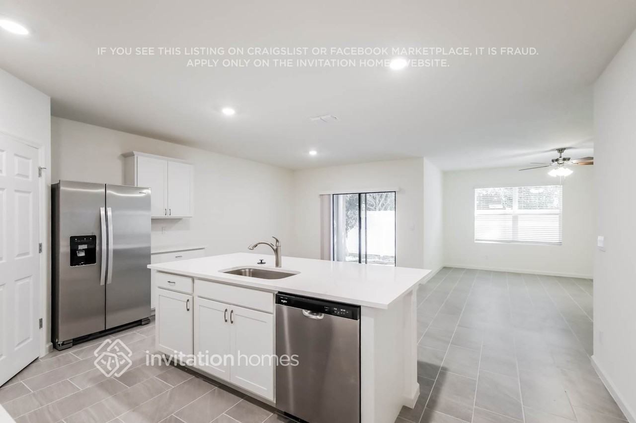 9667 Sea Spray Dr - Photo 6 of 17