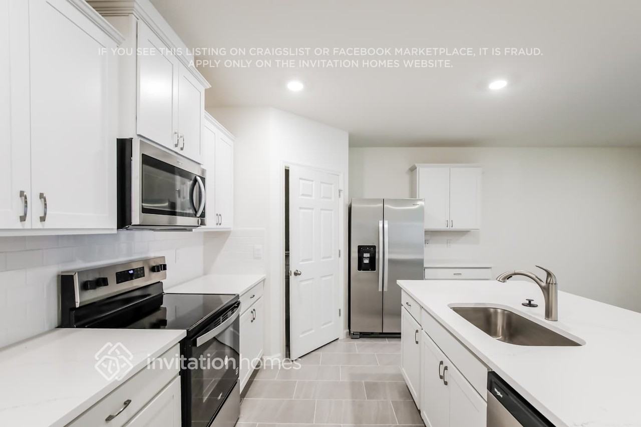 9667 Sea Spray Dr - Photo 7 of 17