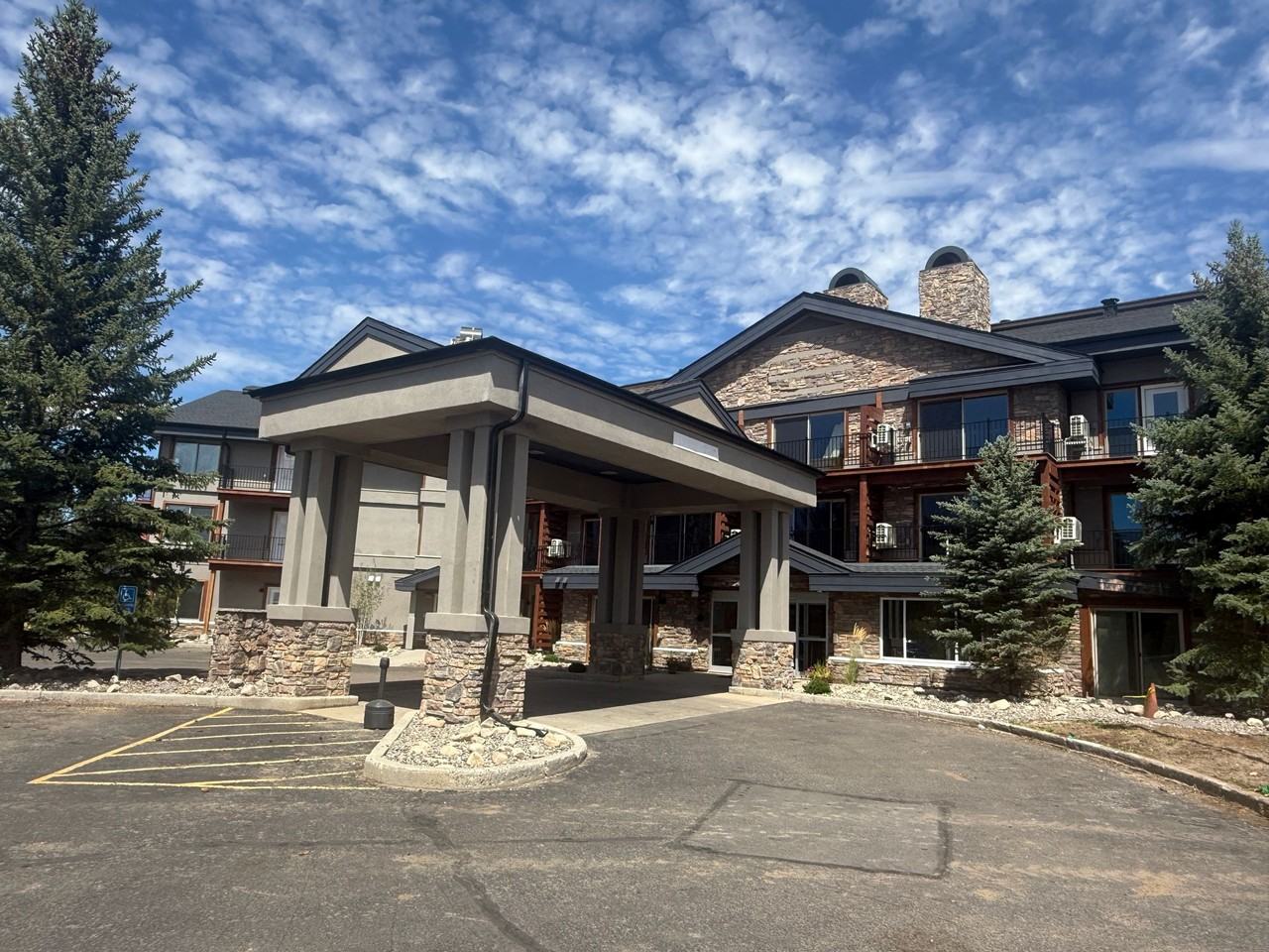 Storm Peak Apartments - Photo 6 of 44