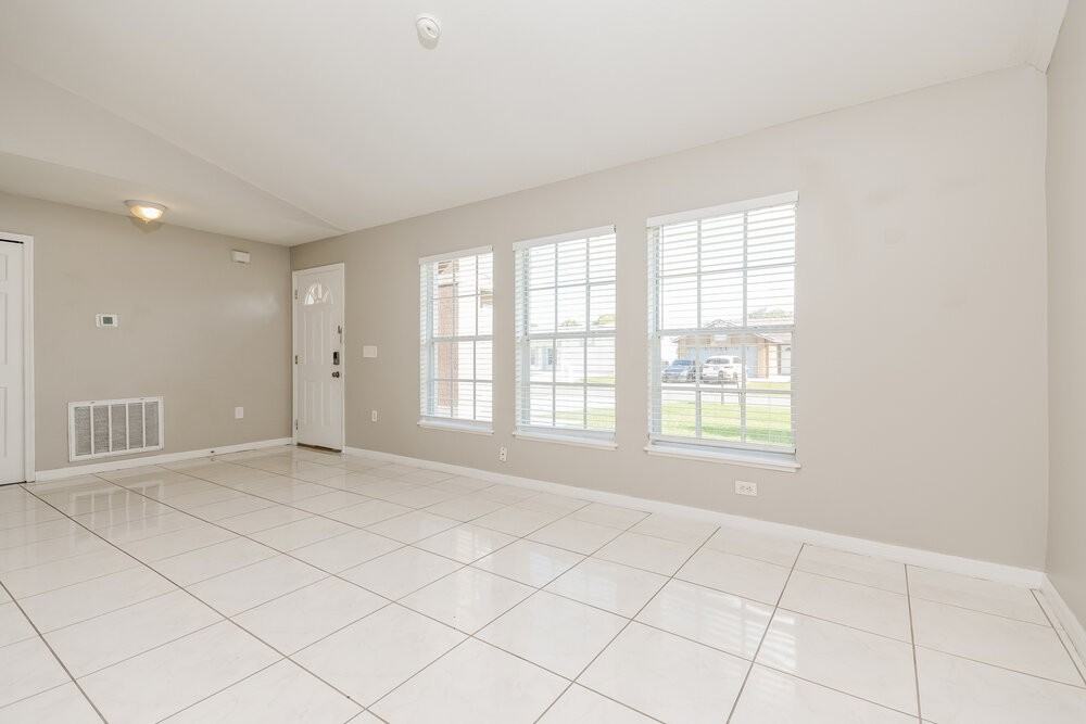 16 Dorset Dr - Photo 3 of 16