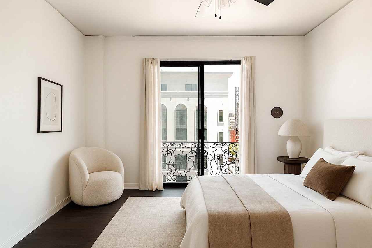 Astor Arms - Photo 2 of 35