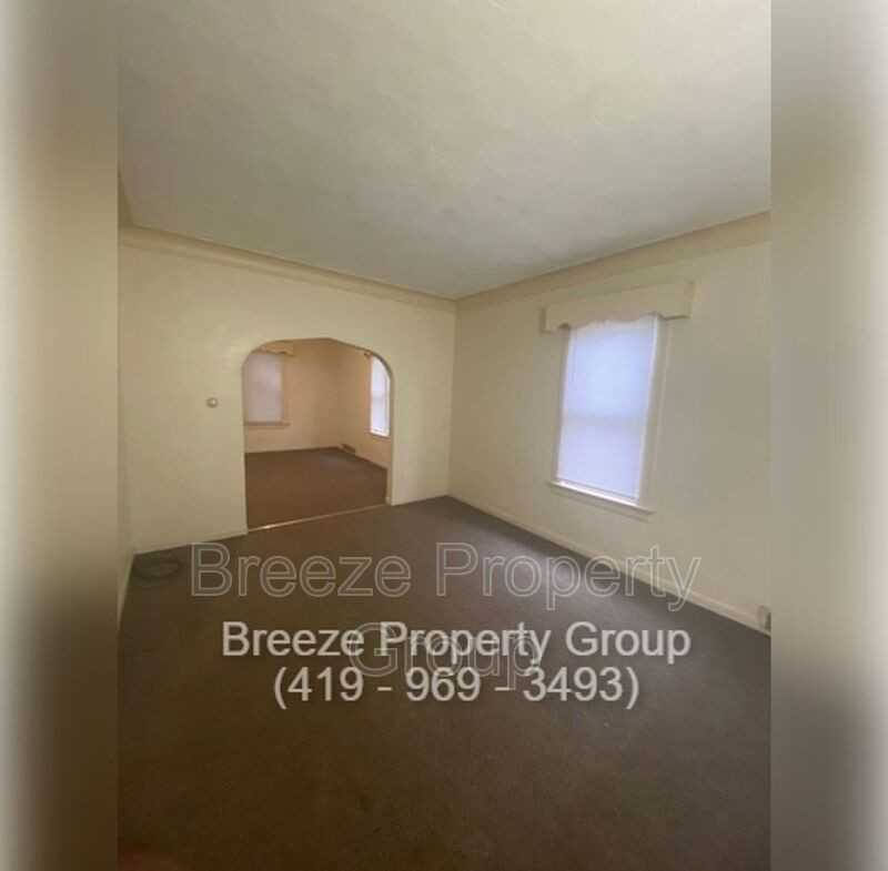 319 N Detroit Ave - Photo 2 of 24