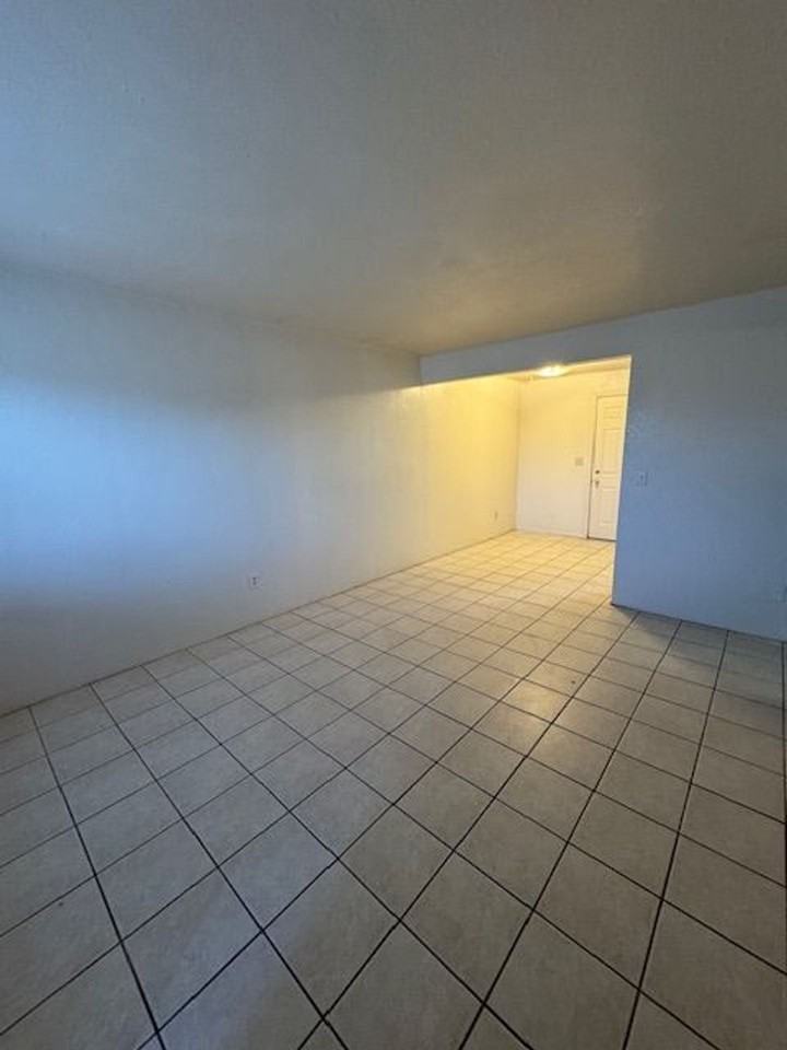 Central - Photo 2 of 37