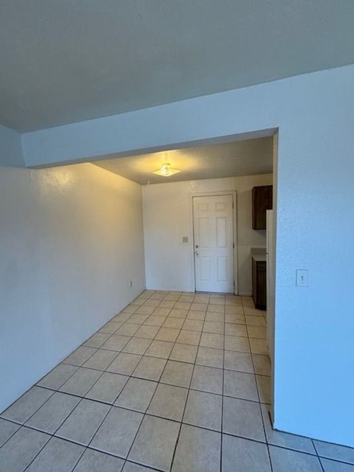 Central - Photo 3 of 37