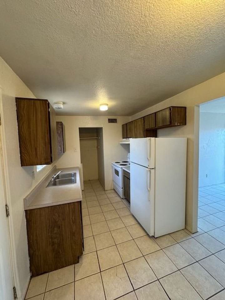 Central - Photo 4 of 37