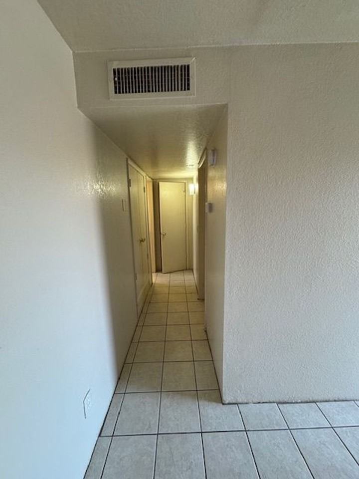 Central - Photo 5 of 37