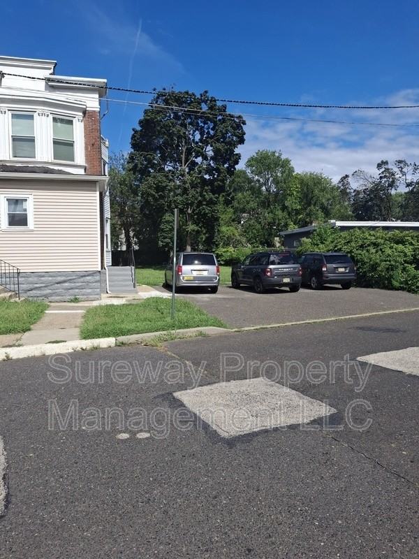 401 Champion Ave #A - Photo 2 of 23