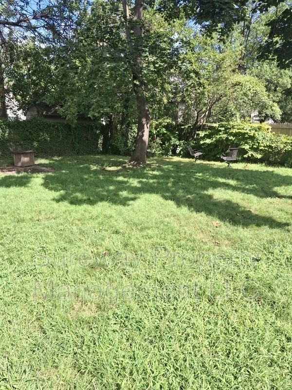 401 Champion Ave #A - Photo 4 of 23