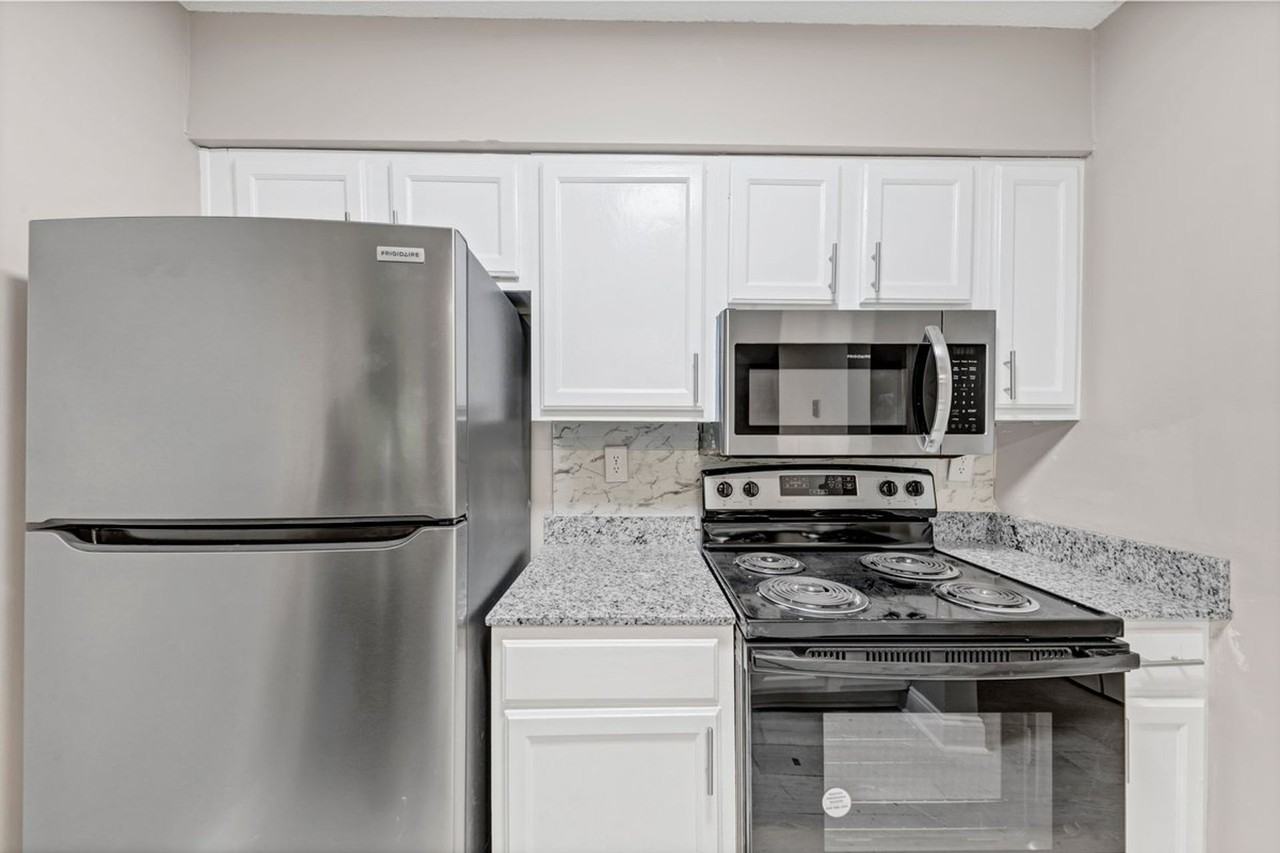 The Landing on Emerald Pointe - Photo 6 of 50