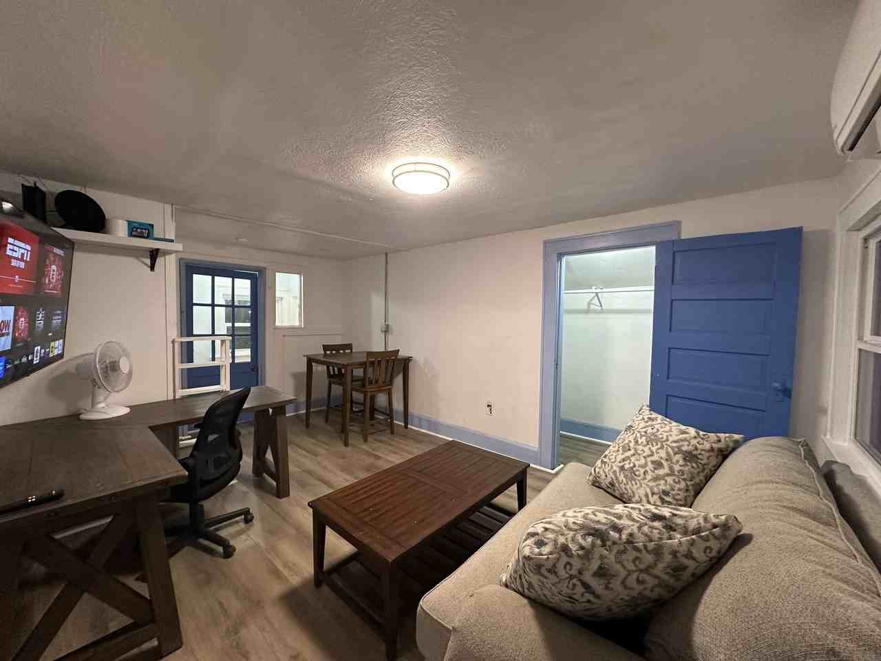 1004 Baylor Street #B - Photo 4 of 14