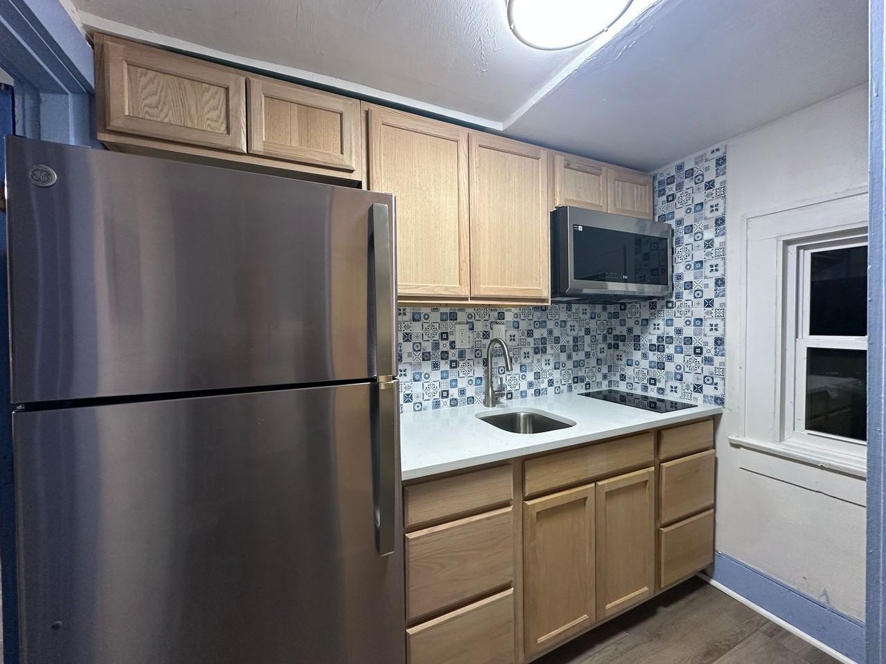 1004 Baylor Street #B - Photo 7 of 14