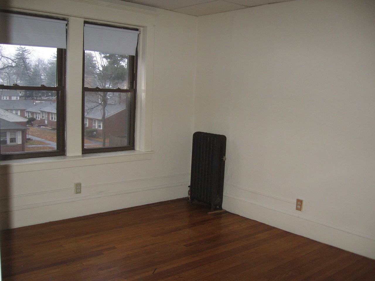 Cliftwood/Dickinson - Photo 5 of 16