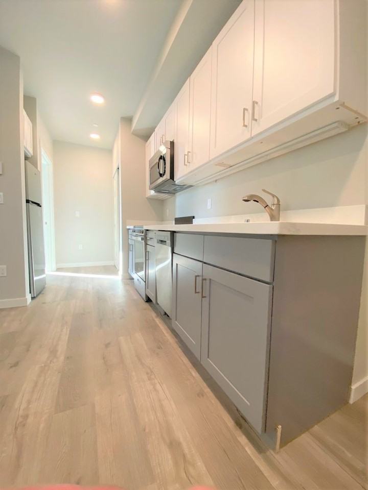 University Flats Apartments - Photo 3 of 36