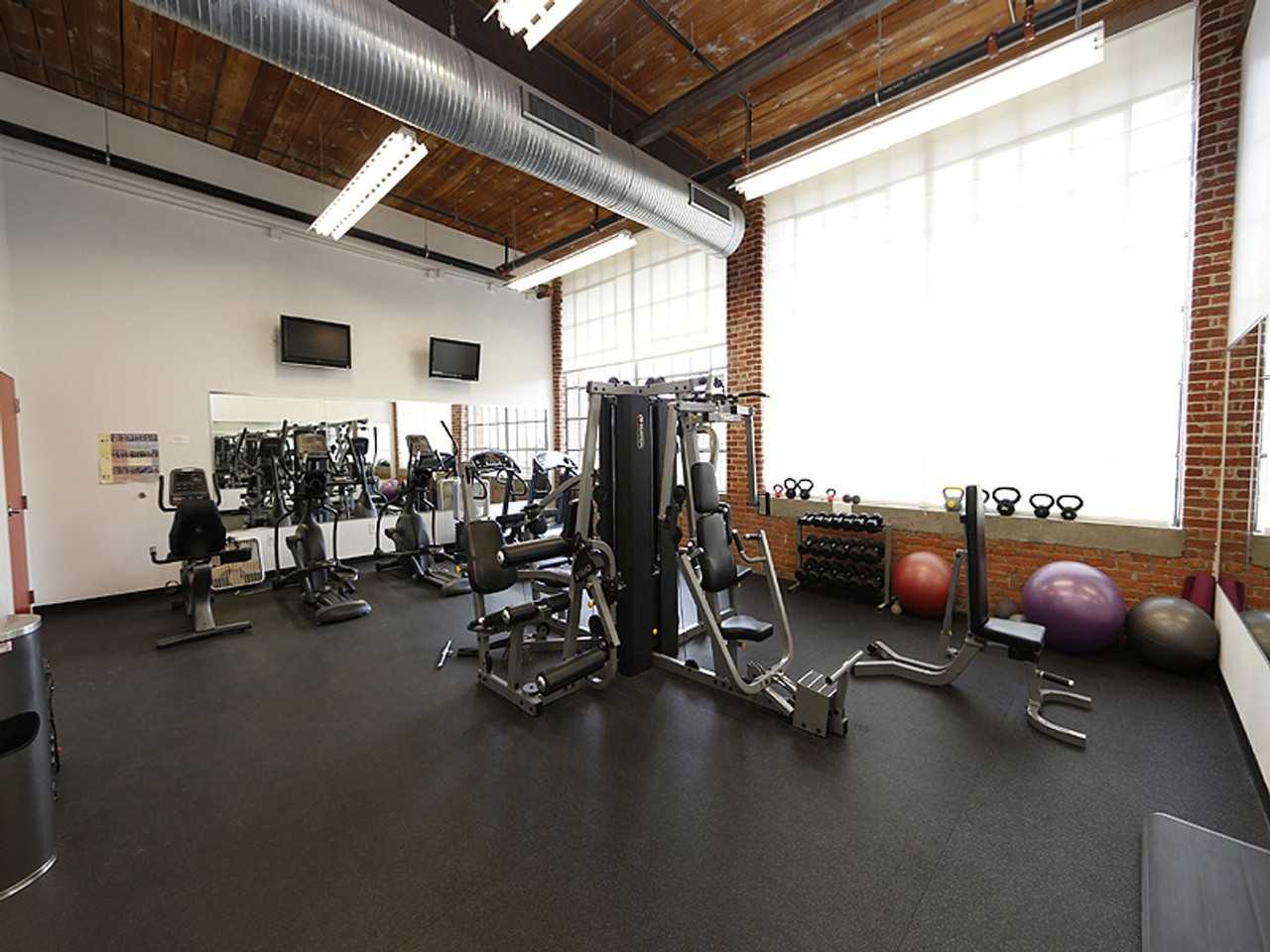 807 E Main St - Photo 2 of 50