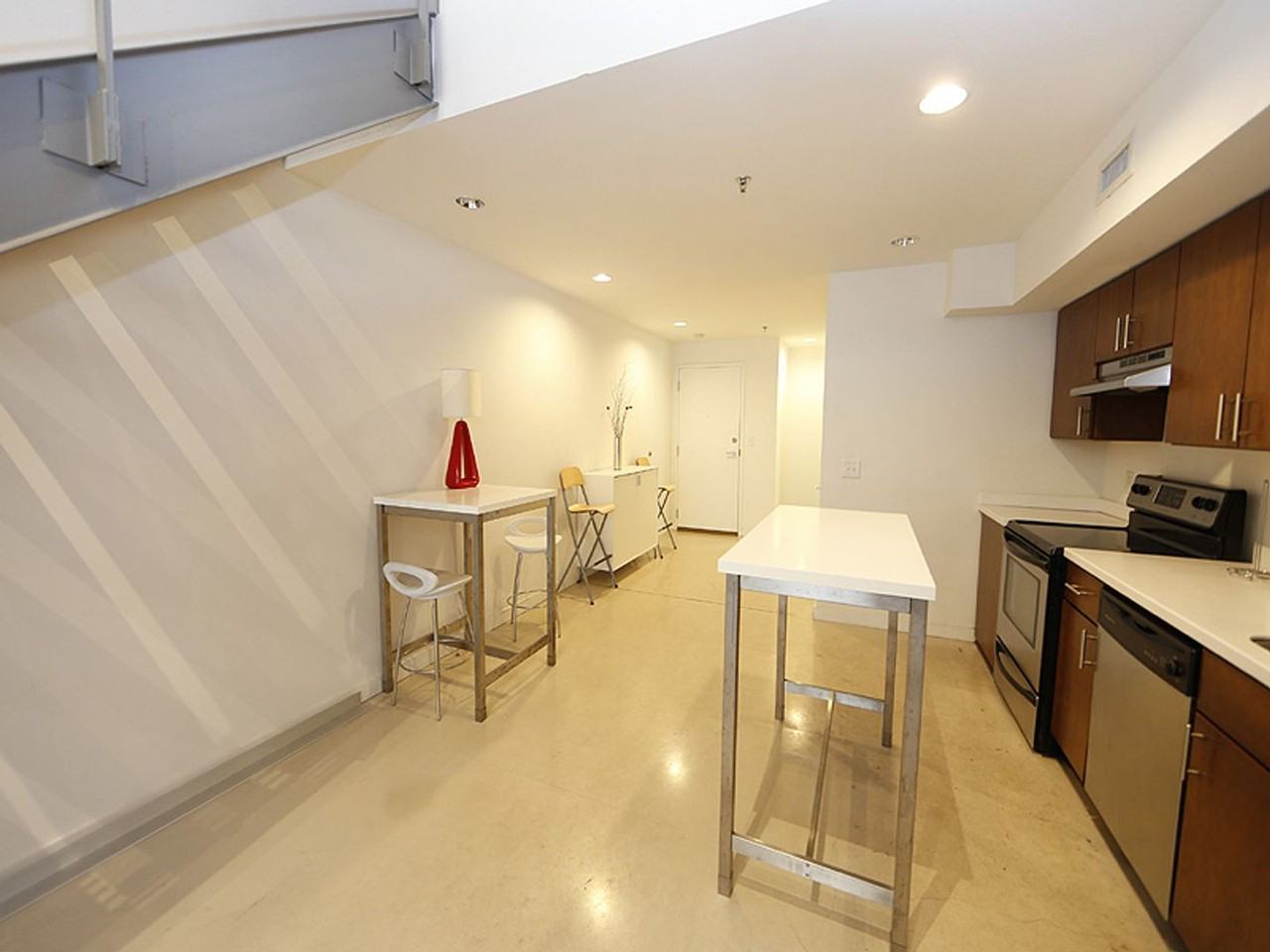 807 E Main St - Photo 6 of 50