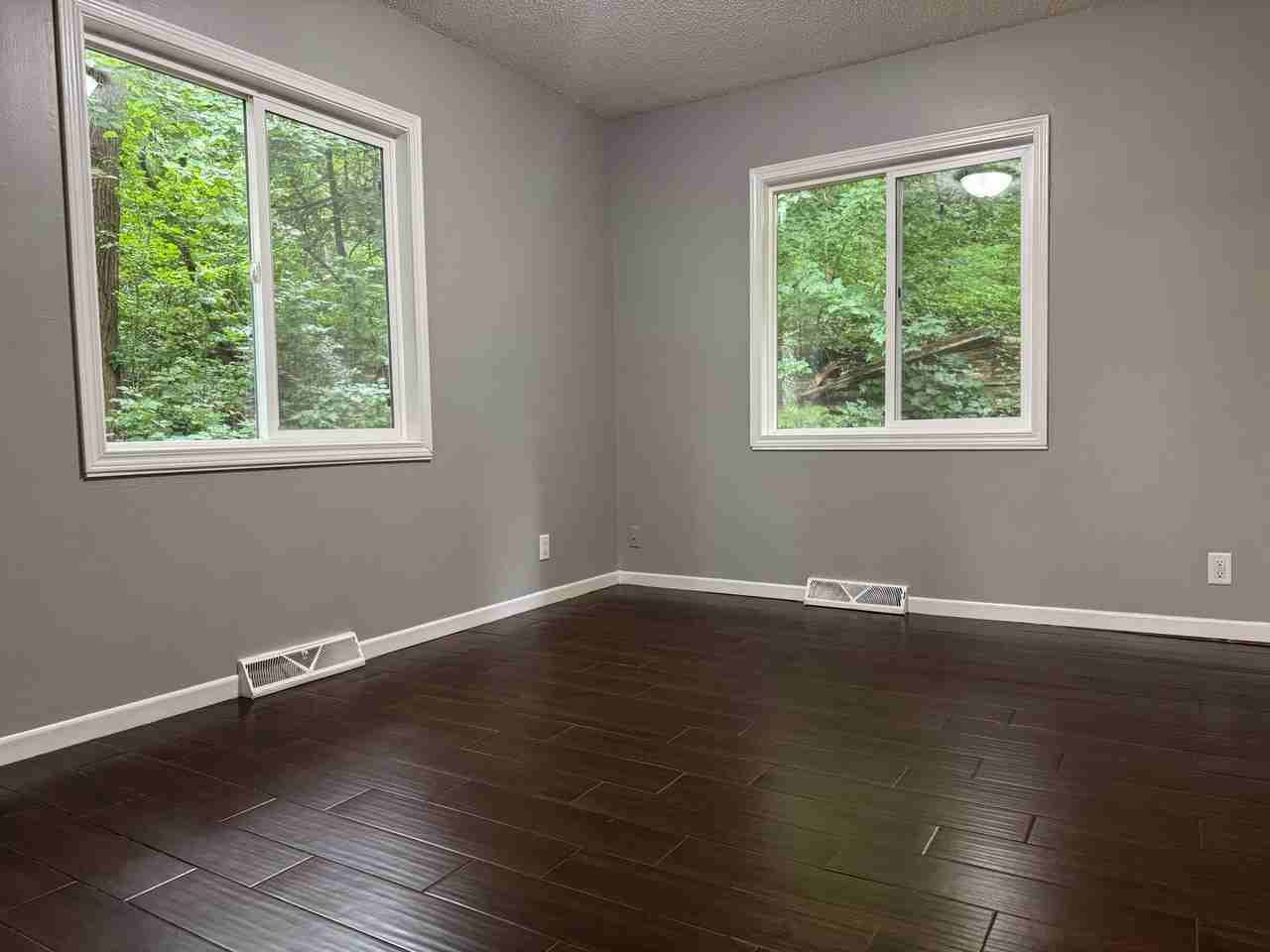 3405 Brookview Dr - Photo 3 of 25