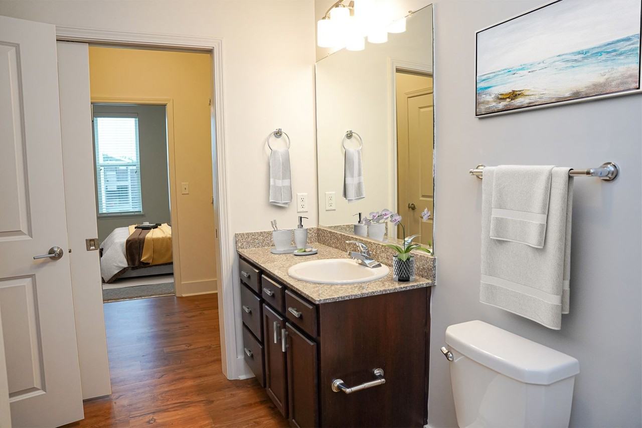 Jackson Walk III Apartments - Photo 3 of 20