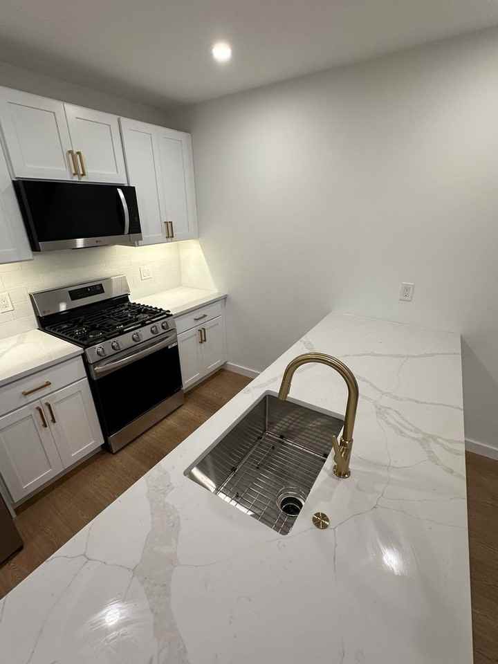 400 York Rd #207 - Photo 5 of 9