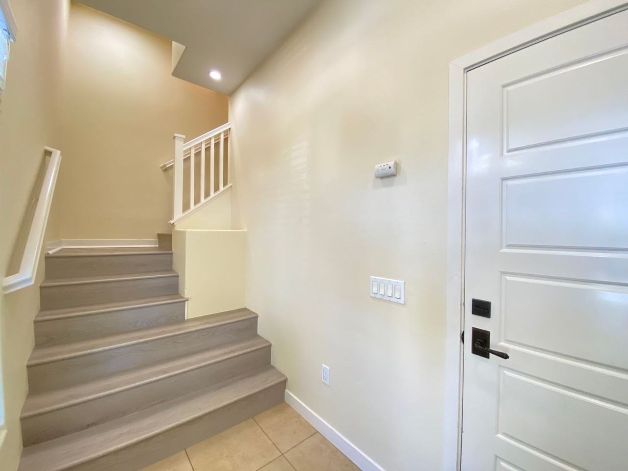 2159 Cosmo Way - Photo 2 of 46