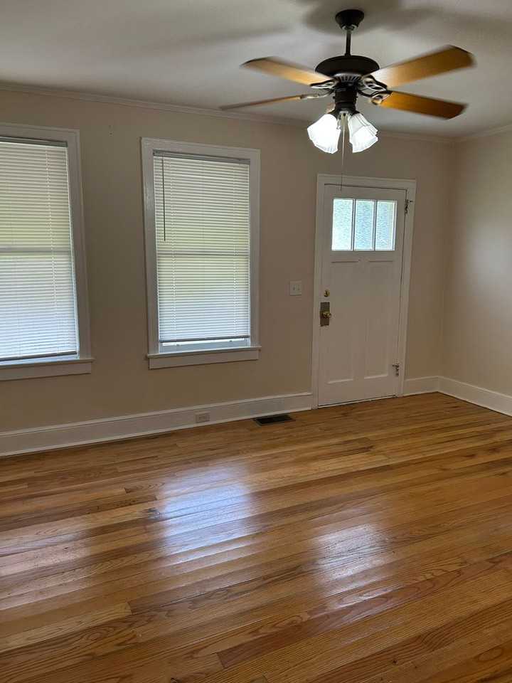 502 Hemphill St - Photo 3 of 17