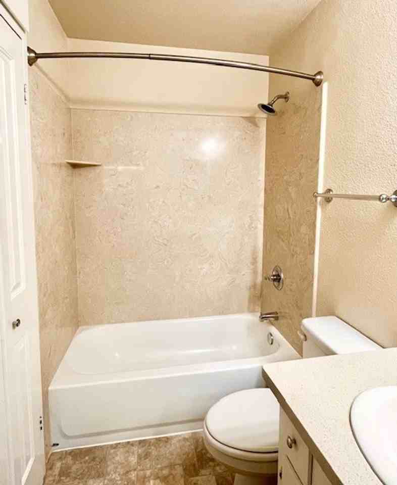 Burnap Gardens Apartments - Photo 7 of 13