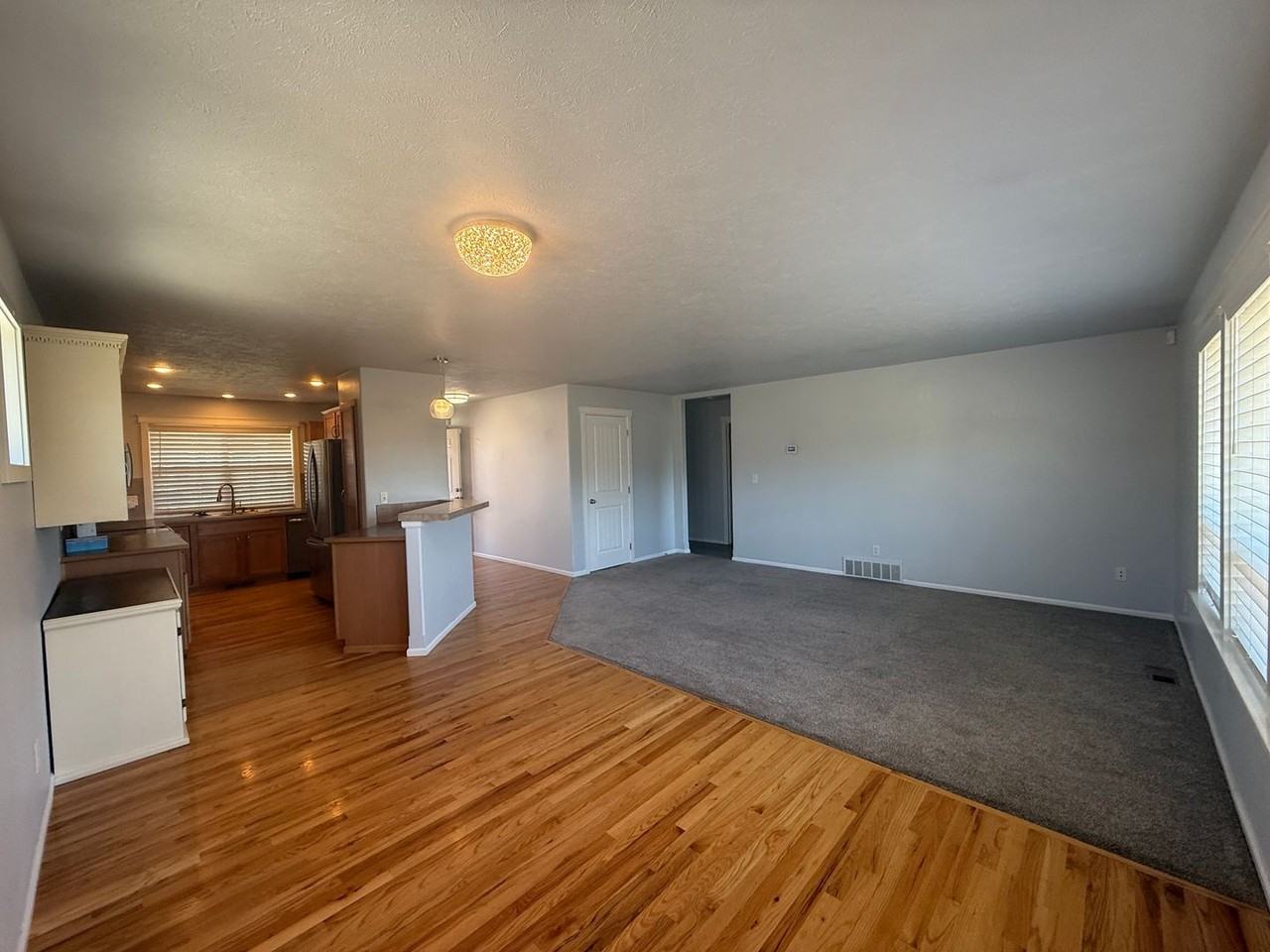 4511 N Hutchinson Ln - Photo 7 of 25