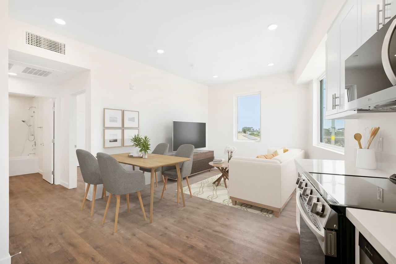 4505 Illinois Street - Photo 6 of 30