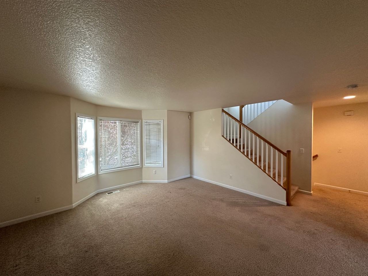 3324 Mia St Ne - Photo 6 of 22