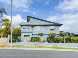 featured image of 427 Paumakua Pl 2nd Fl