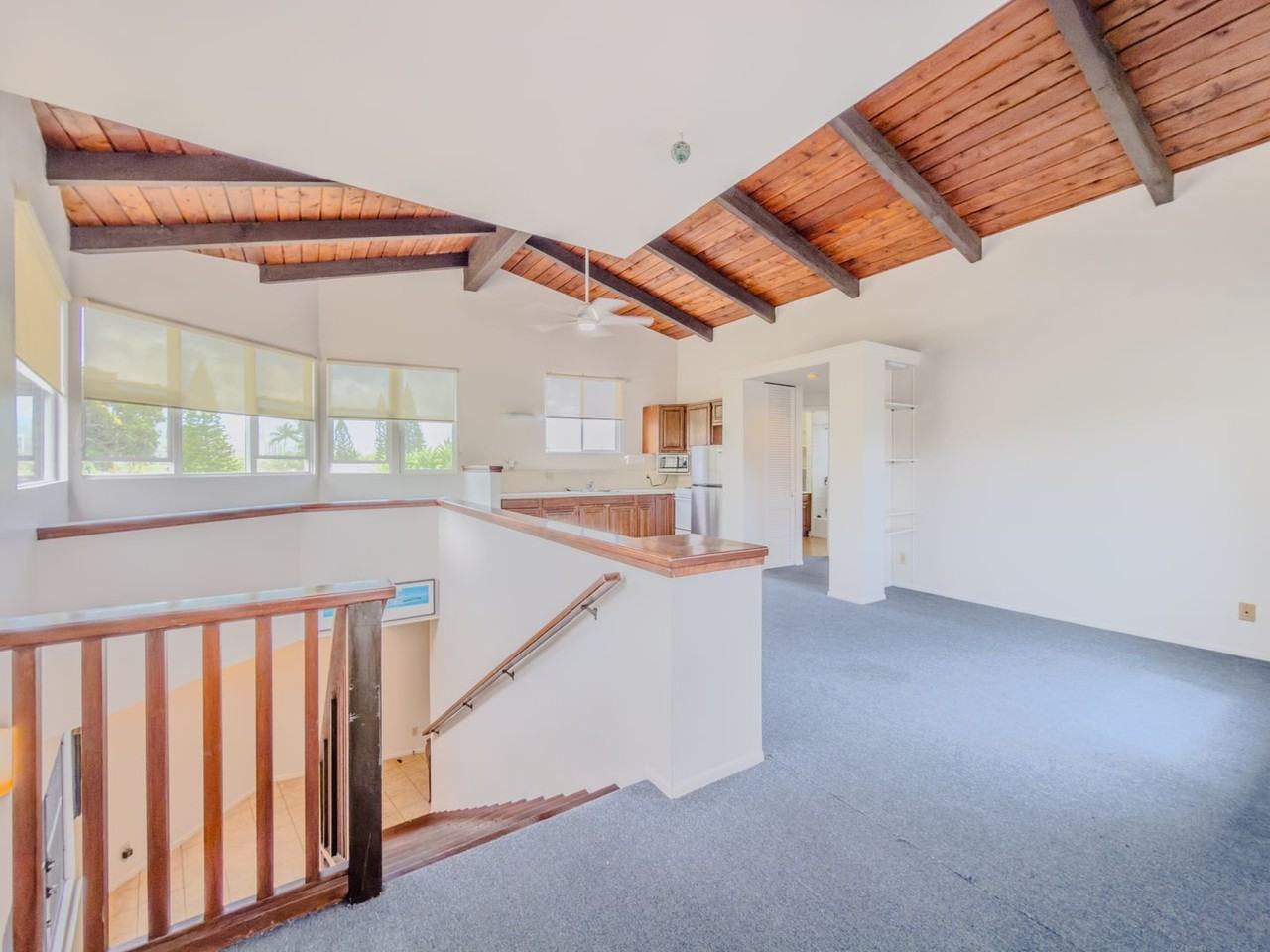 427 Paumakua Pl 2nd Fl - Photo 4 of 13