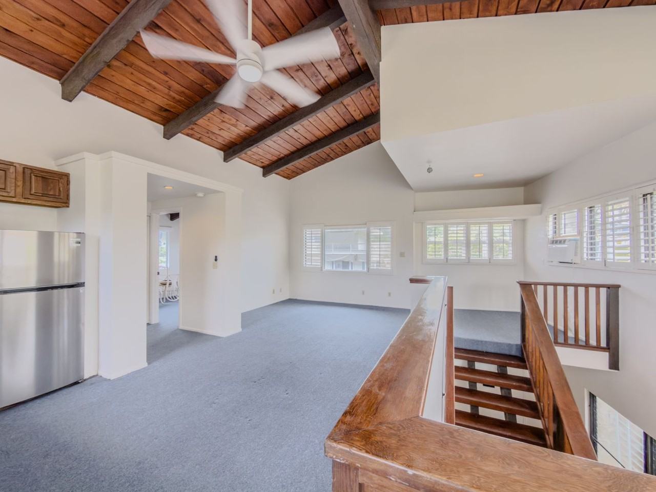 427 Paumakua Pl 2nd Fl - Photo 6 of 13