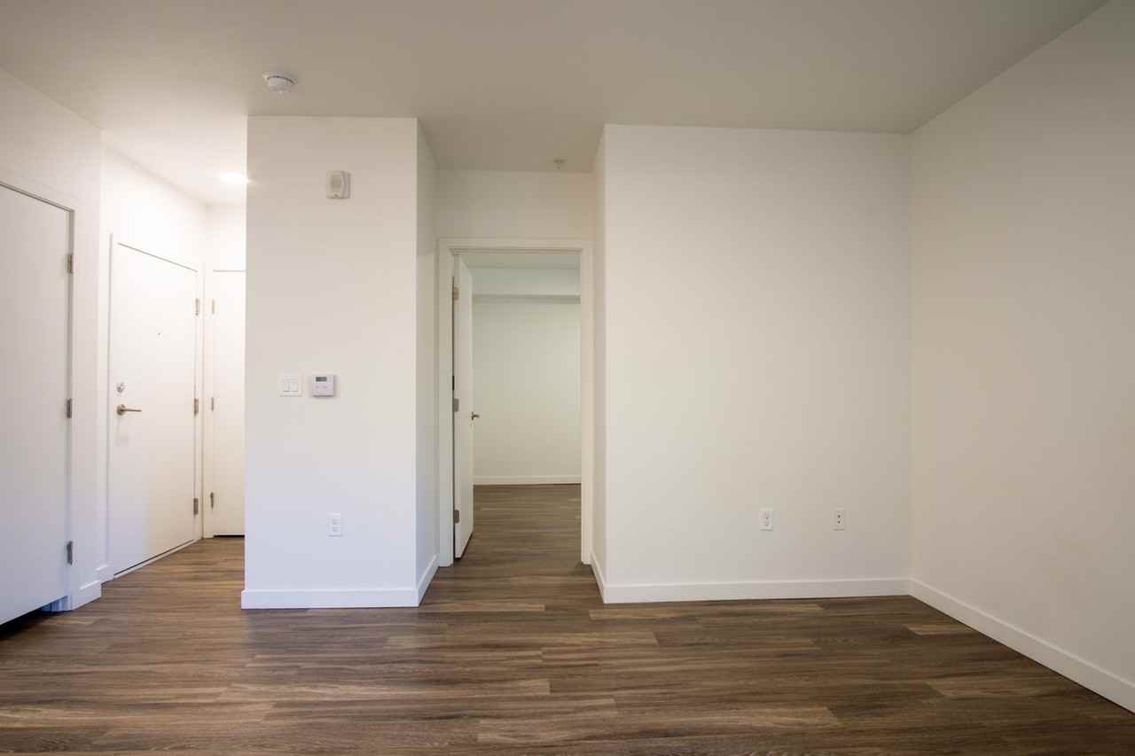 037 - 1834 Apartments - Photo 3 of 38