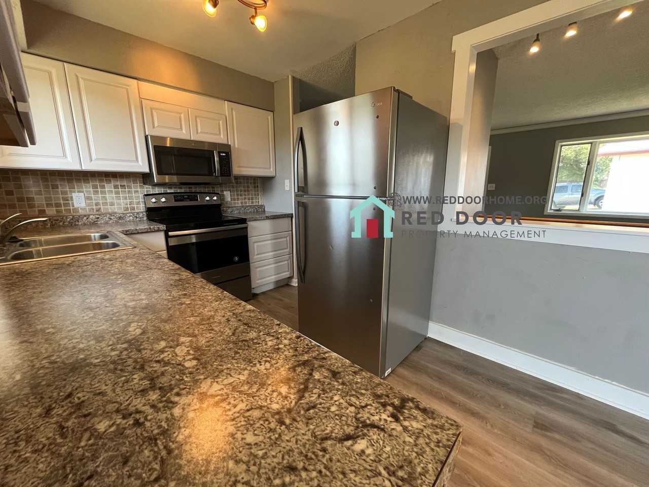 5101 Silverwood Ct - Photo 6 of 17