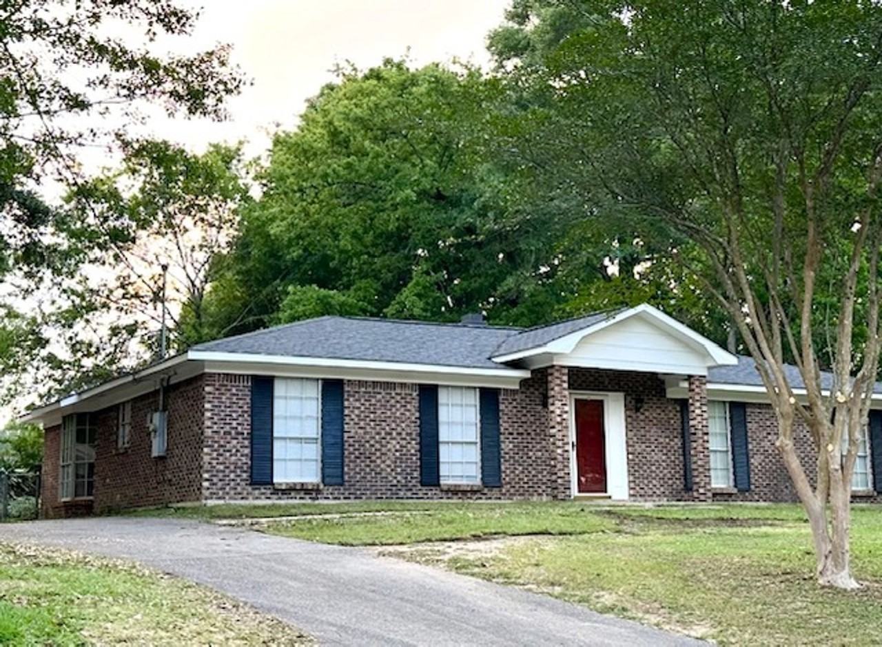 918 Abilene Dr E - Photo 2 of 18