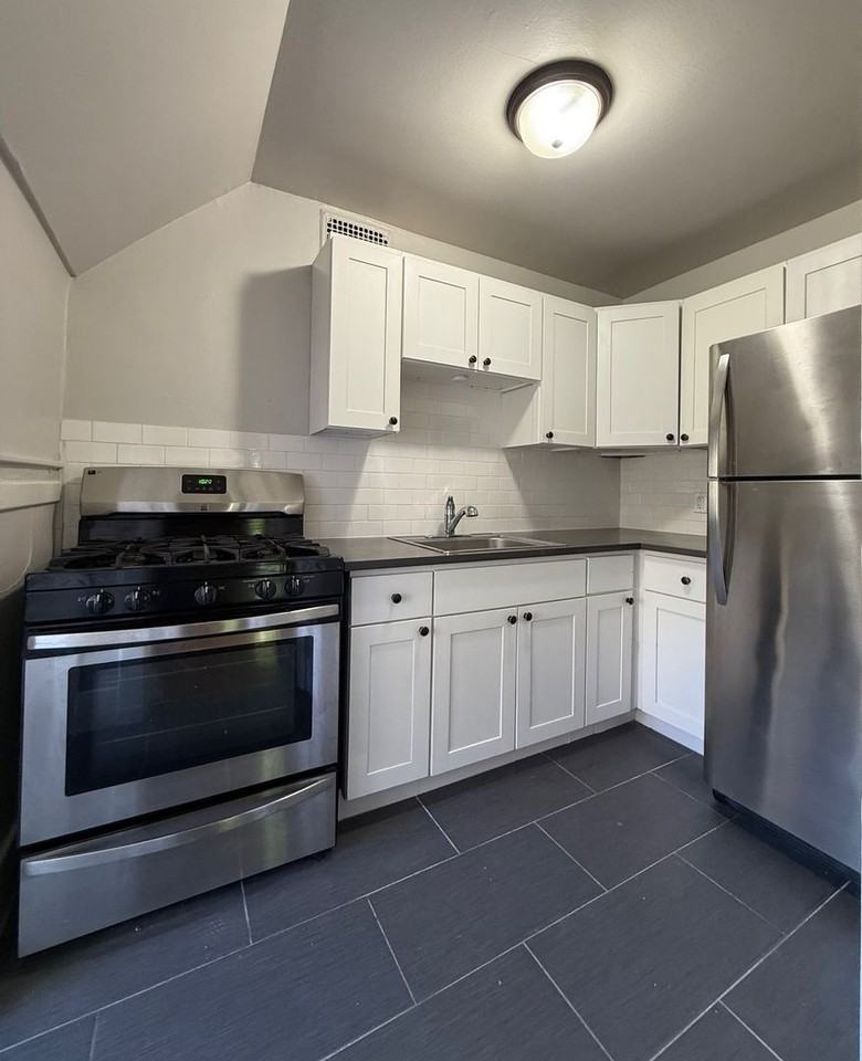 Webster Apartments - Photo 5 of 11