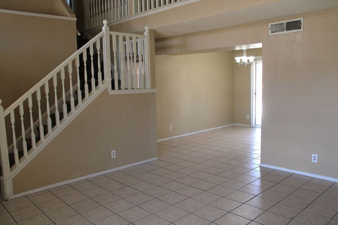 11823 Vere Leasure Dr - Photo 3 of 25
