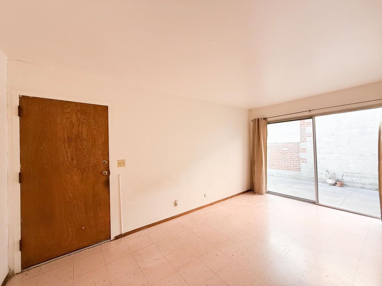 725 Harrison St - Photo 2 of 25