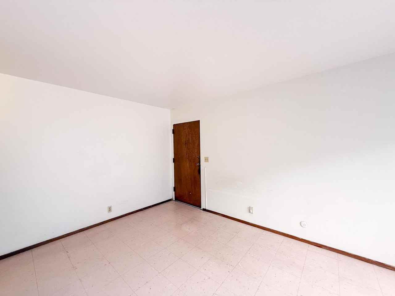 725 Harrison St - Photo 3 of 25