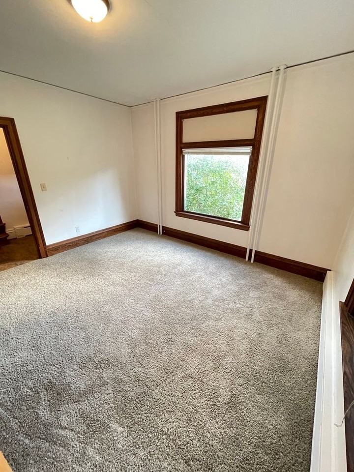 530 N 16th Ave E - Photo 6 of 27