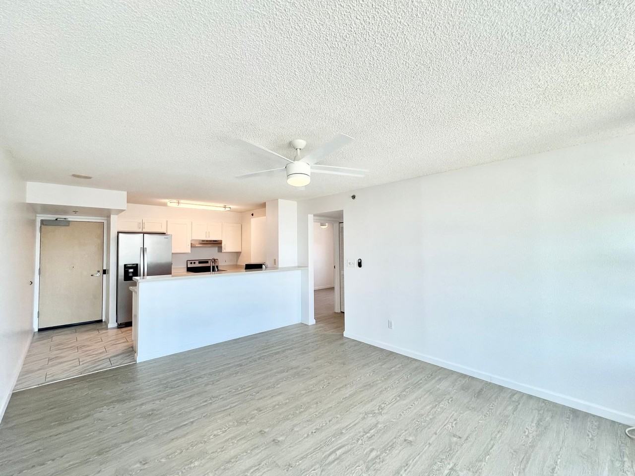 1448 Young St #1411 - Photo 6 of 7