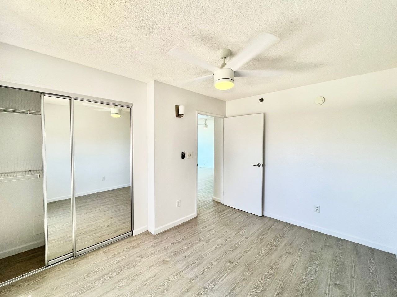 1448 Young St #1411 - Photo 7 of 7