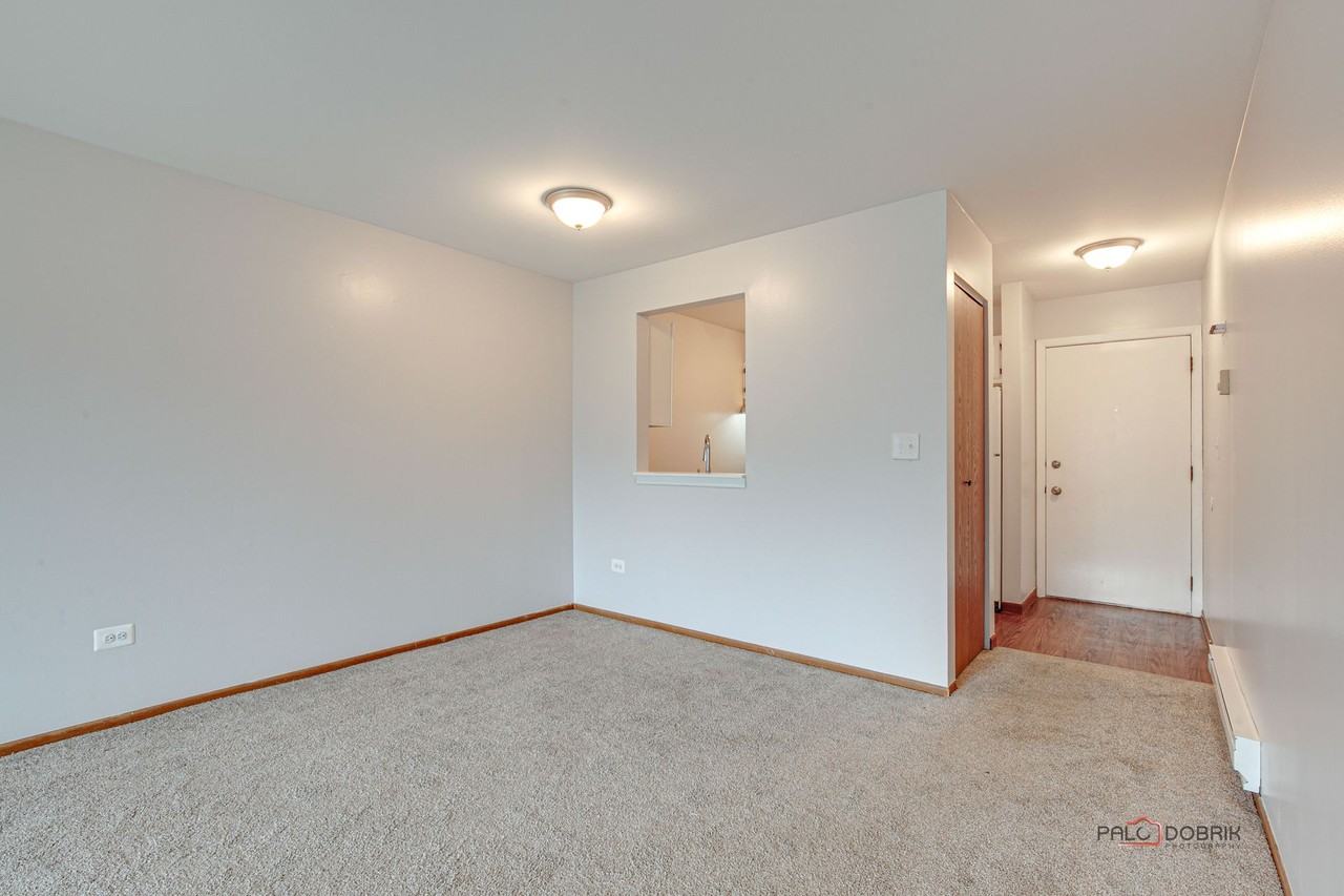 Hawthorne Glen Apartments - Photo 3 of 9